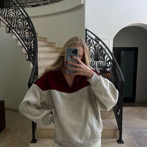 Quarter Zip Sweatshirt Cream
Burgundy Oversized Pullover Size S NWT